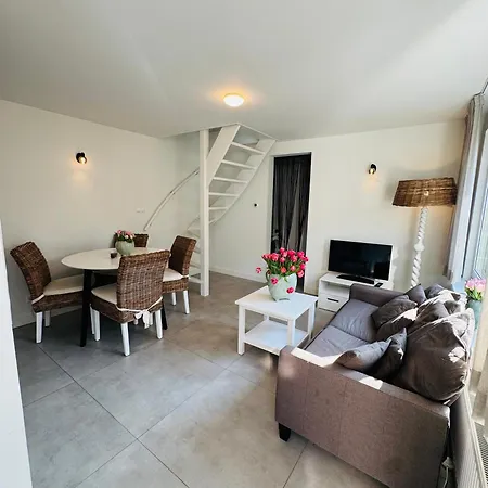 アパート Zomerhuis Aurora Aan Zee ノールトウェイク