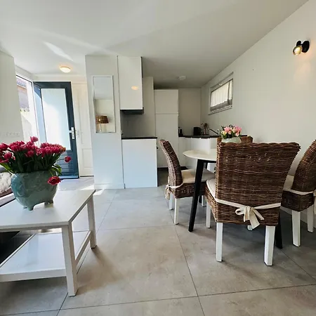 アパート Zomerhuis Aurora Aan Zee ノールトウェイク